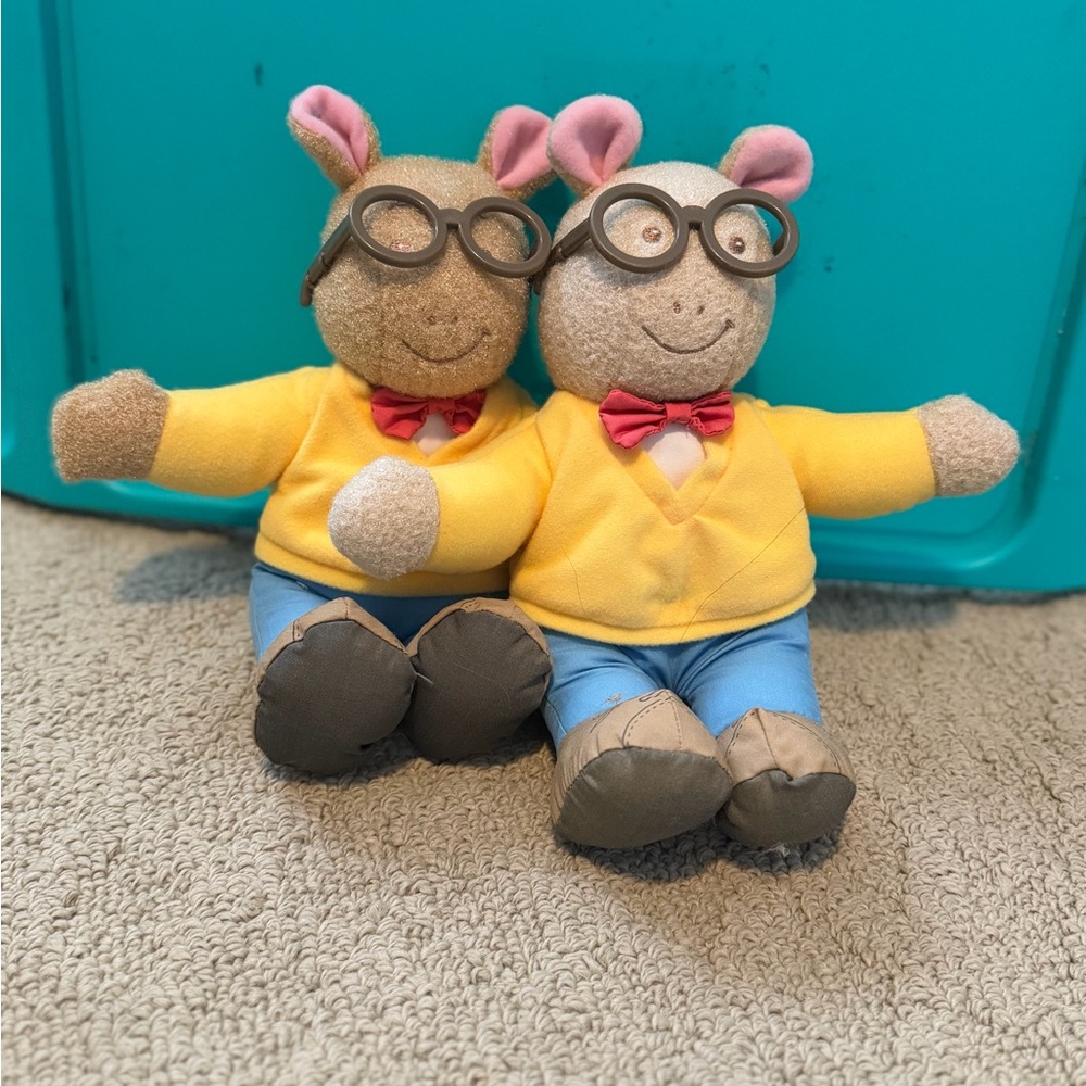 1996 playskool Talking Arthur plush dolls